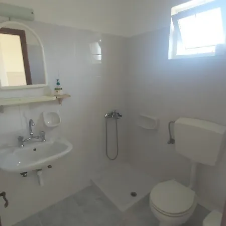 Tina & Anna شقة *