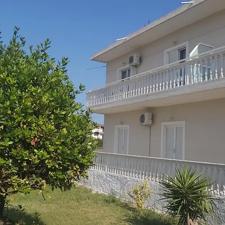 Tina & Anna Apartman *