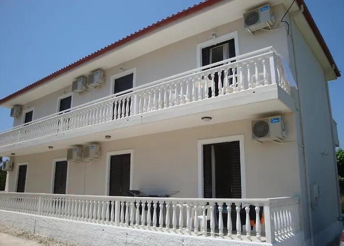 Tina & Anna Apartman Laganász