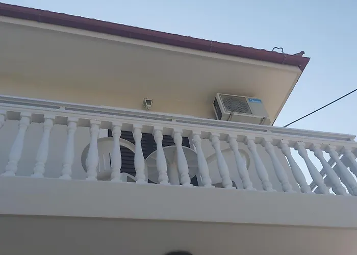 Tina & Anna Apartman Laganász