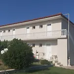 Tina & Anna Apartament Laganas