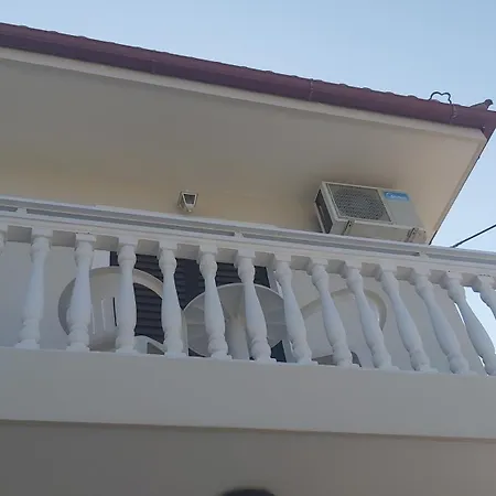 Tina & Anna Apartament Laganas